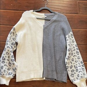 Eesome Gray and Cream Leopard Sleeve Cardigan